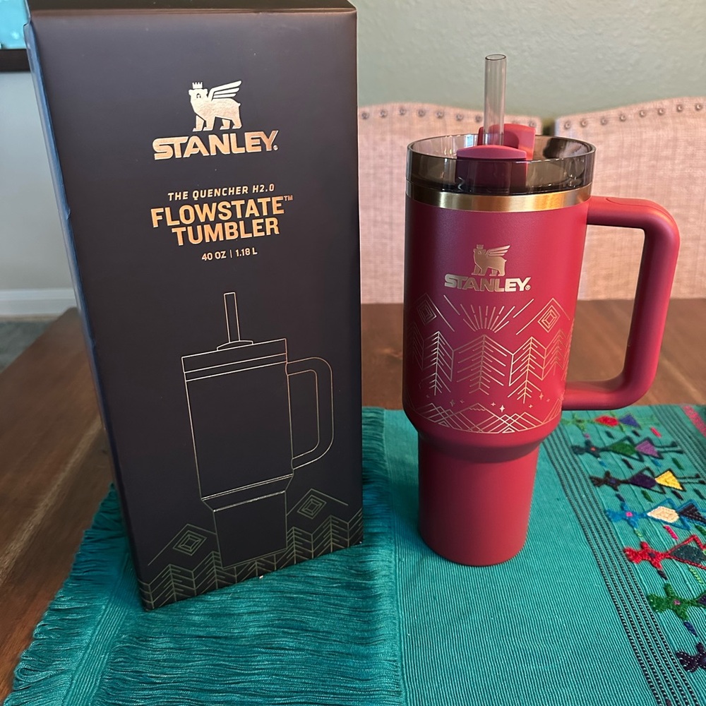 Stanley FlowState Tumbler Winterscape Cranberry 40oz. BNIB